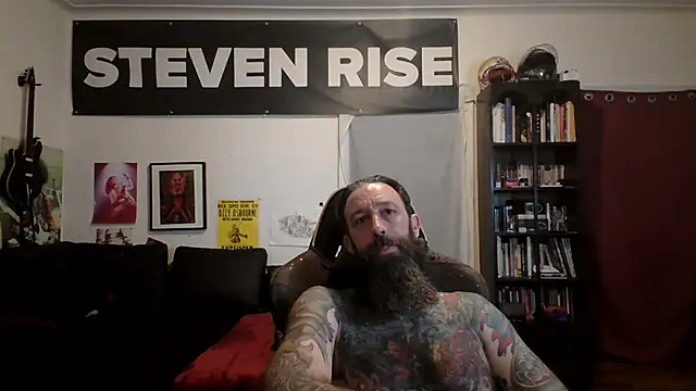 Snapshot of StevenRiseNYC chatting on 05.28.26 StevenRiseNYC online show from 05.28.26