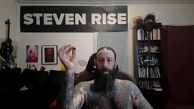 Snapshot of StevenRiseNYC chatting on 06.02.26 StevenRiseNYC online show from 06.02.26
