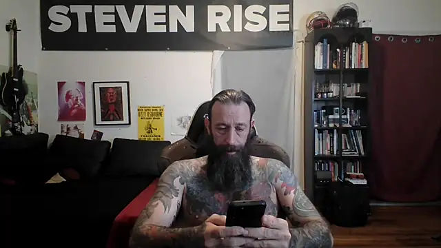 Snapshot of StevenRiseNYC chatting on 06.02.26 StevenRiseNYC online show from 06.02.26