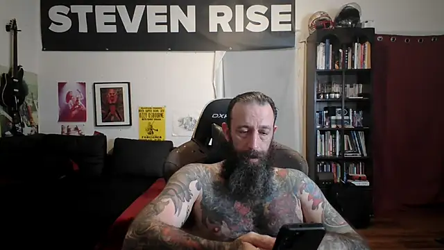 Snapshot of StevenRiseNYC chatting on 06.03.26 StevenRiseNYC online show from 06.03.26