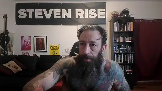 Snapshot of StevenRiseNYC chatting on 06.21.26 StevenRiseNYC online show from 06.21.26