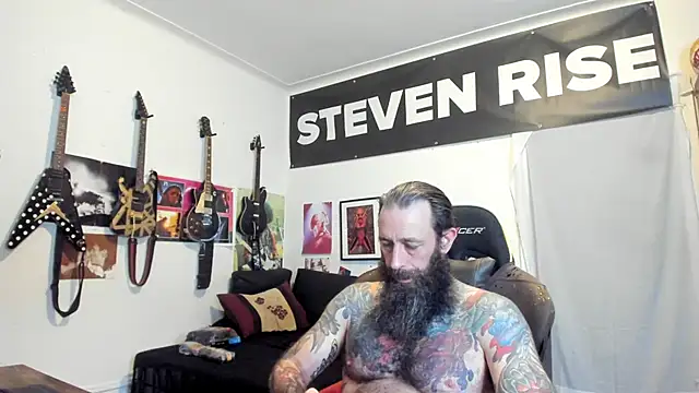 Snapshot of StevenRiseNYC chatting on 06.24.26 StevenRiseNYC online show from 06.24.26