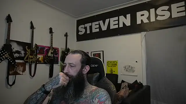 Snapshot of StevenRiseNYC chatting on 06.30.26 StevenRiseNYC online show from 06.30.26