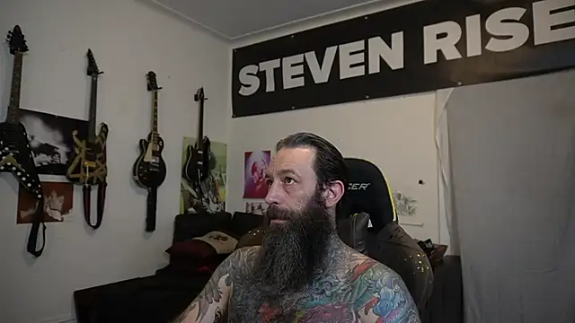 Snapshot of StevenRiseNYC chatting on 07.13.26 StevenRiseNYC online show from 07.13.26