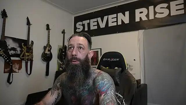 Snapshot of StevenRiseNYC chatting on 07.16.26 StevenRiseNYC online show from 07.16.26