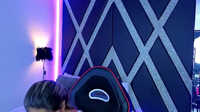 blonde cat15 online show from 10.20.25