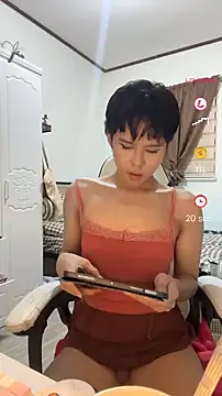 Snapshot of Plaxtique chatting on 01.11.26 Plaxtique online show from 01.11.26