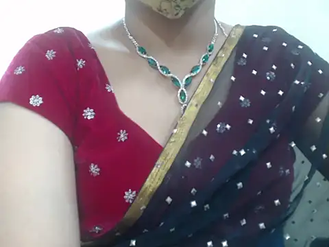 Lovely Siri 23 online show from 11.04.25