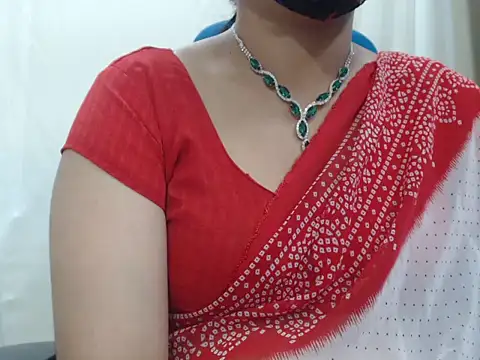 Snapshot of Lovely_Siri_23 chatting on 12.01.25 Lovely Siri 23 online show from 12.01.25