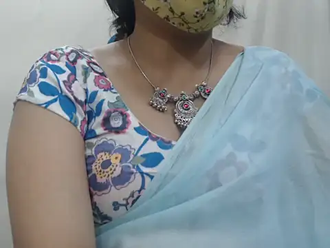 Snapshot of Lovely_Siri_23 chatting on 02.08.26 Lovely Siri 23 online show from 02.08.26