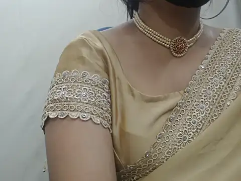 Snapshot of Lovely_Siri_23 chatting on 04.11.26 Lovely Siri 23 online show from 04.11.26