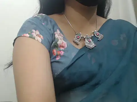 Lovely Siri 23 online show from 04.26.26