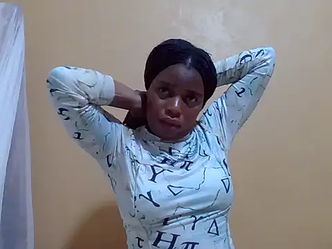 Snapshot of sweetbabra1 chatting on 11.12.25 sweetbabra1 online show from 11.12.25