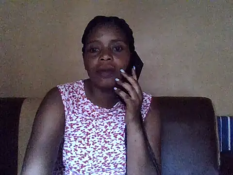 Snapshot of sweetbabra1 chatting on 12.14.25 sweetbabra1 online show from 12.14.25