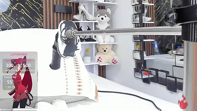 Snapshot of _julyy_ chatting on 10.23.25 julyy online show from 10.23.25