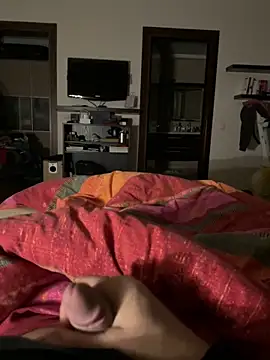 Snapshot of neugrg chatting on 12.20.25 neugrg online show from 12.20.25