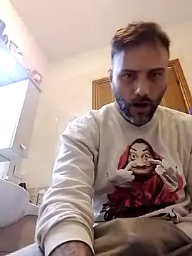 Snapshot of coppiasenzacensura chatting on 12.21.25 coppiasenzacensura online show from 12.21.25