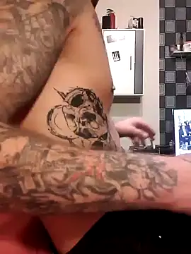 Snapshot of PIercingBoy38 chatting on 01.20.25 PIercingBoy38 online show from 01.20.25