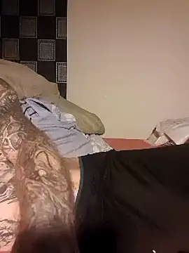 Snapshot of PIercingBoy38 chatting on 01.22.25 PIercingBoy38 online show from 01.22.25