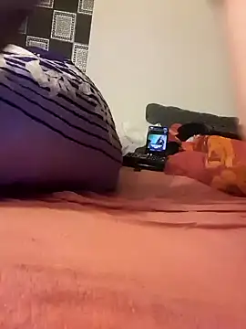 Snapshot of PIercingBoy38 chatting on 02.01.25 PIercingBoy38 online show from 02.01.25