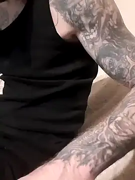 Snapshot of PIercingBoy38 chatting on 02.02.25 PIercingBoy38 online show from 02.02.25