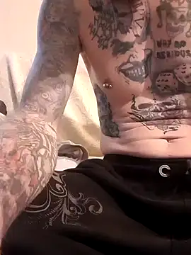 Snapshot of PIercingBoy38 chatting on 02.04.25 PIercingBoy38 online show from 02.04.25