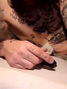 Snapshot of PIercingBoy38 chatting on 02.08.25 PIercingBoy38 online show from 02.08.25