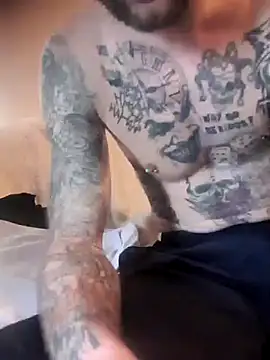 Snapshot of PIercingBoy38 chatting on 02.10.25 PIercingBoy38 online show from 02.10.25