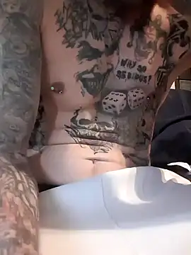 Snapshot of PIercingBoy38 chatting on 02.11.25 PIercingBoy38 online show from 02.11.25