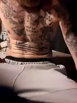 Snapshot of PIercingBoy38 chatting on 02.11.25 PIercingBoy38 online show from 02.11.25