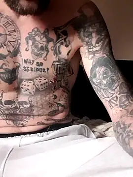 Snapshot of PIercingBoy38 chatting on 02.12.25 PIercingBoy38 online show from 02.12.25