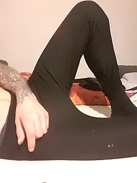 Snapshot of PIercingBoy38 chatting on 02.12.25 PIercingBoy38 online show from 02.12.25