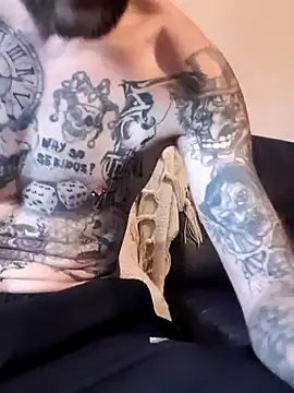 Snapshot of PIercingBoy38 chatting on 02.14.25 PIercingBoy38 online show from 02.14.25