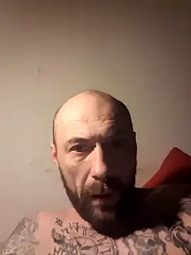 Snapshot of PIercingBoy38 chatting on 02.25.25 PIercingBoy38 online show from 02.25.25