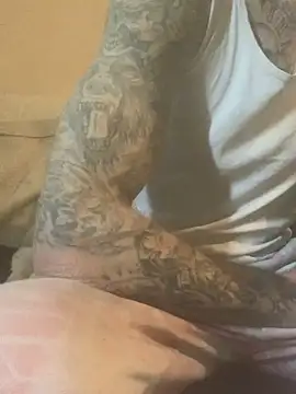 Snapshot of PIercingBoy38 chatting on 02.26.25 PIercingBoy38 online show from 02.26.25