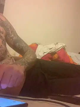 Snapshot of PIercingBoy38 chatting on 02.26.25 PIercingBoy38 online show from 02.26.25