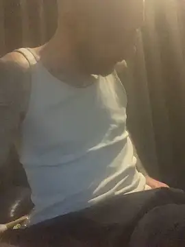 Snapshot of PIercingBoy38 chatting on 03.02.25 PIercingBoy38 online show from 03.02.25