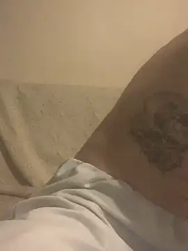 Snapshot of PIercingBoy38 chatting on 03.04.25 PIercingBoy38 online show from 03.04.25