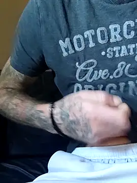 Snapshot of PIercingBoy38 chatting on 09.24.25 PIercingBoy38 online show from 09.24.25