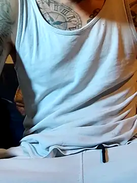 Snapshot of PIercingBoy38 chatting on 10.16.25 PIercingBoy38 online show from 10.16.25