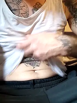 Snapshot of PIercingBoy38 chatting on 10.20.25 PIercingBoy38 online show from 10.20.25