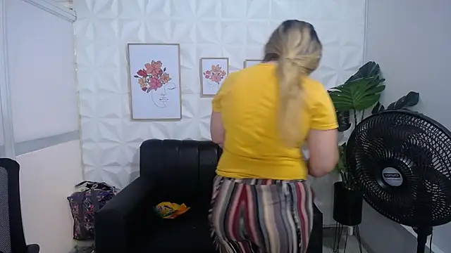 Valentinaa mature online show from 03.04.25