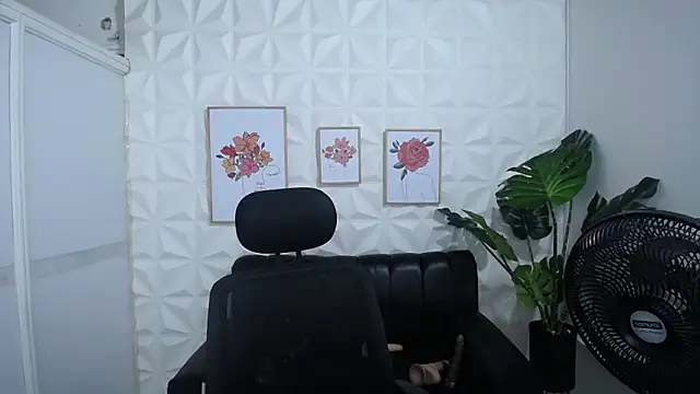 Valentinaa mature online show from 03.13.25