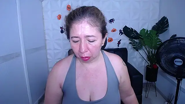 Valentinaa mature online show from 10.12.25