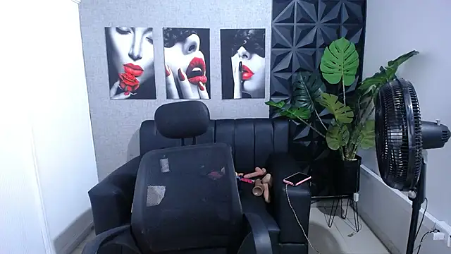 Snapshot of Valentinaa_mature chatting on 05.29.26 Valentinaa mature online show from 05.29.26