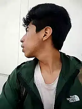 Snapshot of Alexander9827 chatting on 12.24.24 Alexander9827 online show from 12.24.24