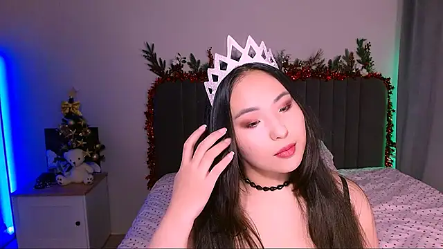 Snapshot of monabooty chatting on 12.22.24 monabooty online show from 12.22.24