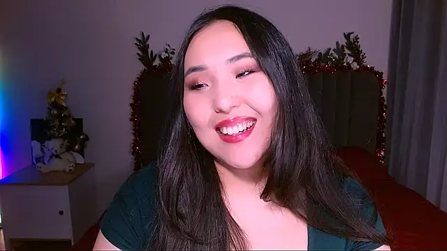 Snapshot of monabooty chatting on 12.28.24 monabooty online show from 12.28.24