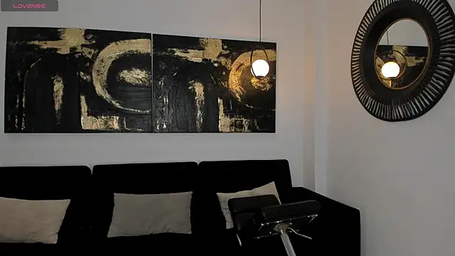 LizzHamilton   online show from 03.08.26