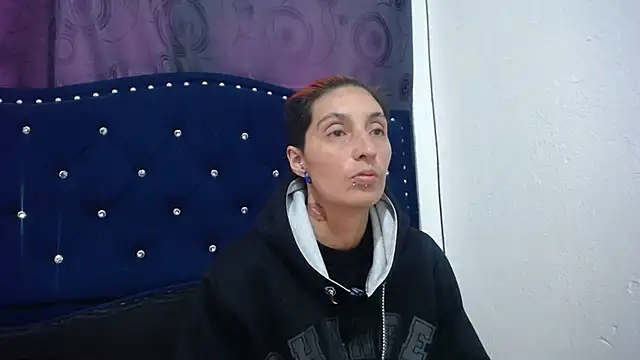 anyu1306 online show from 12.17.24